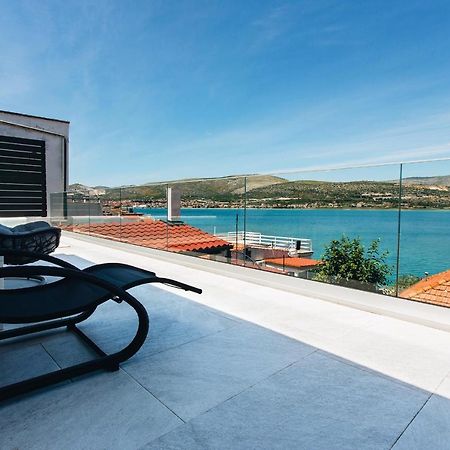 Villa Magna - Seaside Villa With Pool And Sauna トロギール エクステリア 写真