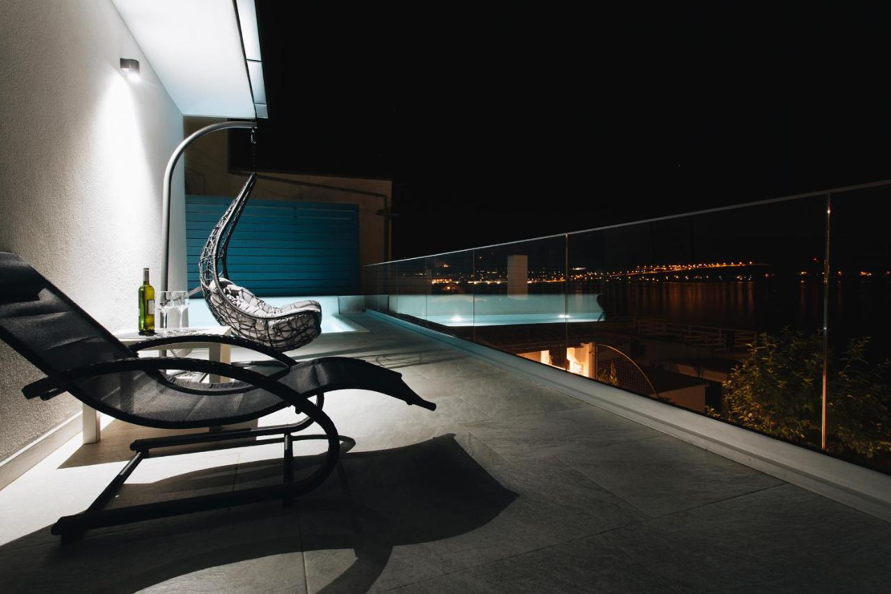 Villa Magna - Seaside Villa With Pool And Sauna トロギール エクステリア 写真